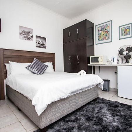 בוקסבורג Willow Guest House מראה חיצוני תמונה