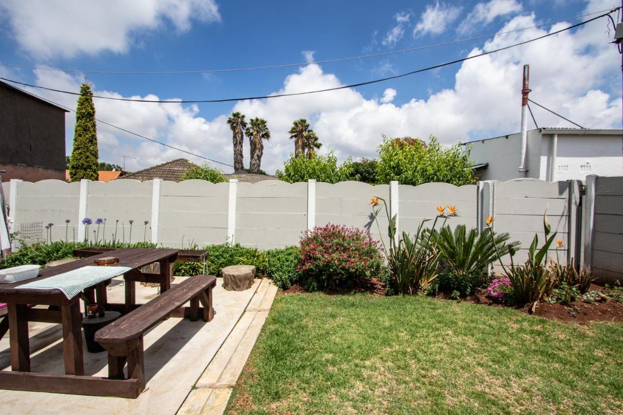 בוקסבורג Willow Guest House מראה חיצוני תמונה