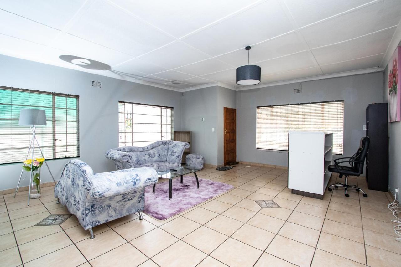 בוקסבורג Willow Guest House מראה חיצוני תמונה