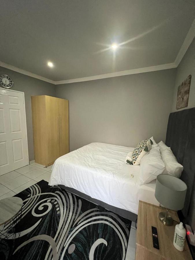 בוקסבורג Willow Guest House מראה חיצוני תמונה